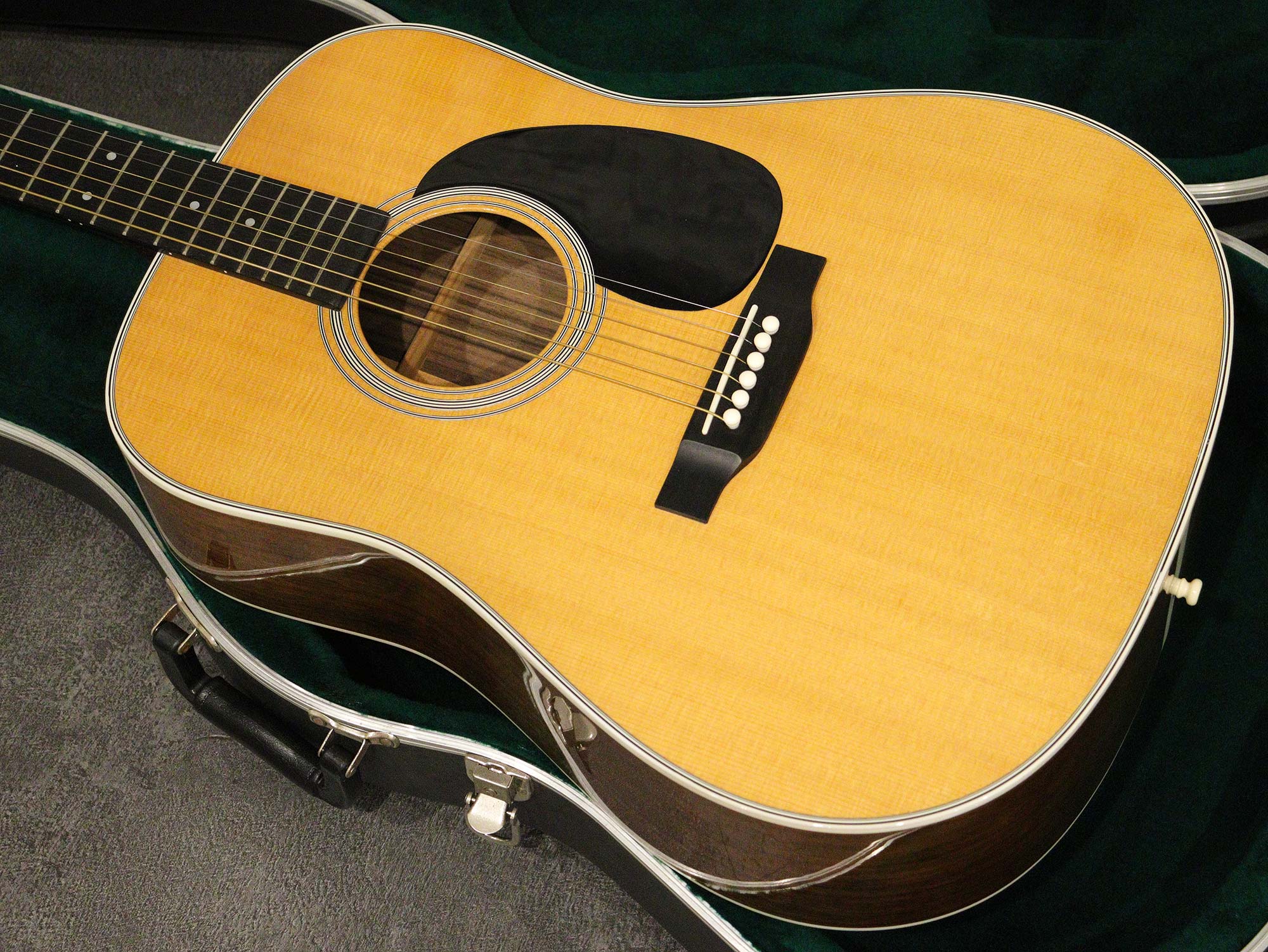 Martin D28 Standard 2018年製 Martin Standard Series D-28 (2018 - 2024) | Reverb